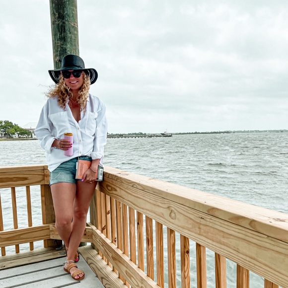 Lauren ☀️ - Picture 2 of 3